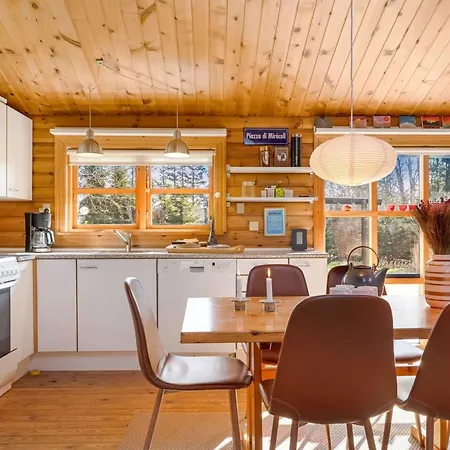 Tjarko - 690m To The Fjord By Interhome